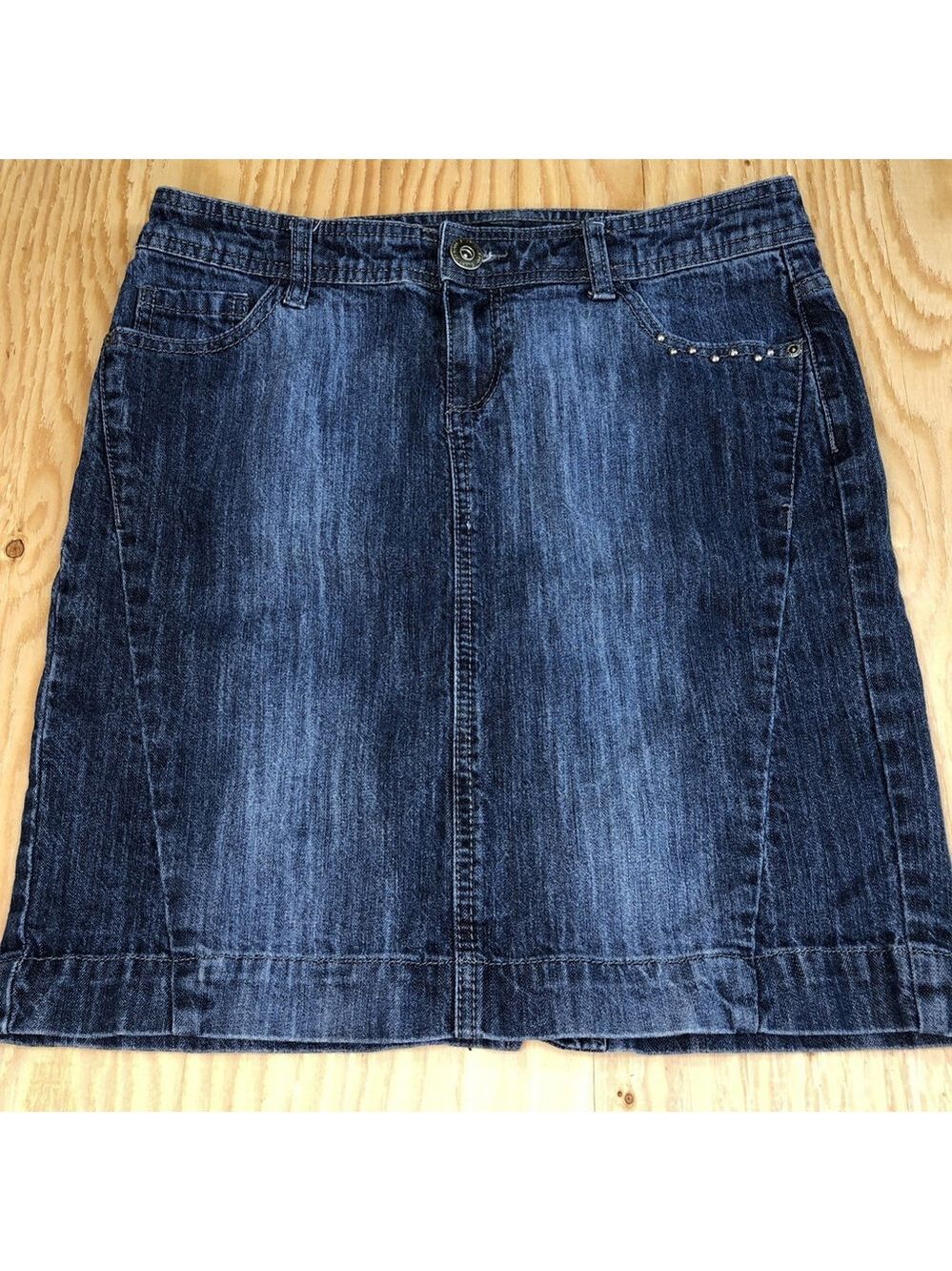 Size 9 Smart Set Women’s Denim Jean Skirt Bottom Back Slit Stretchy Studs CN